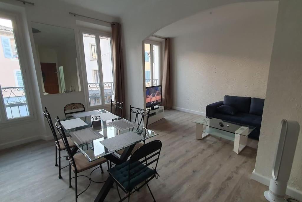 Appartement Centre-Historique 70 M2 Fréjus Eksteriør bilde